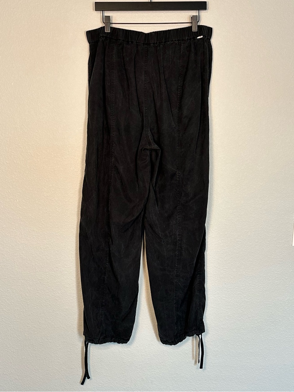 Vuori Coastline Pant in Black - Lyocell - Size XL - Picture 7 of 10